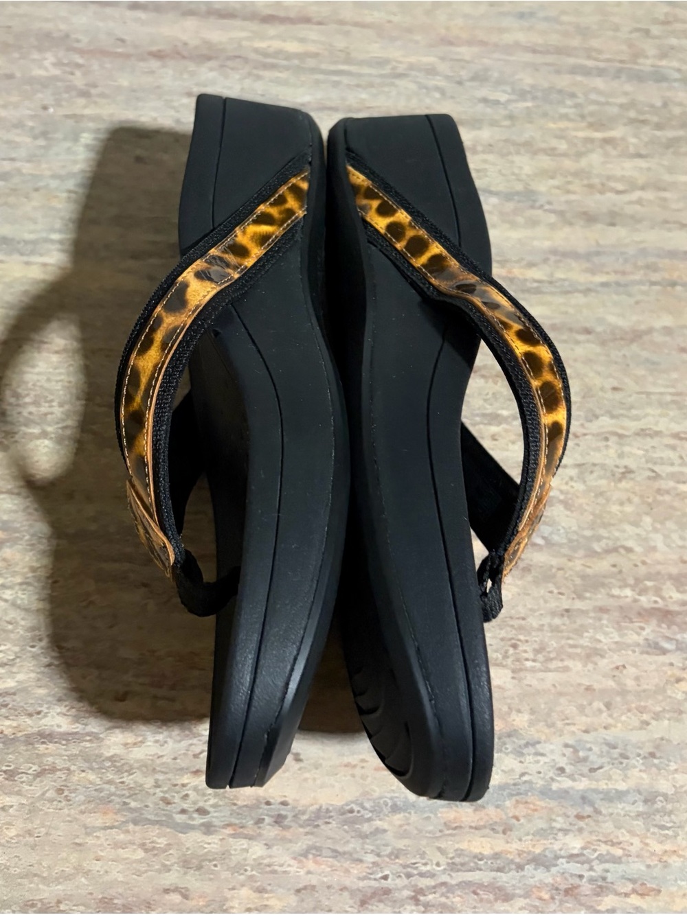 Vionic Animal Print Straps Sandals with Black Sole - Picture 5 of 12